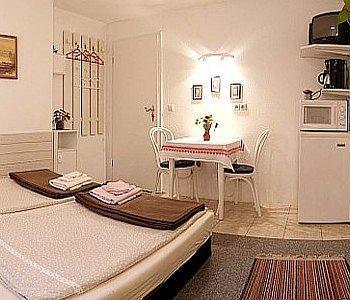 Lakeside Bed And Breakfast Berlin - Pension Am See ファルケンゼー エクステリア 写真
