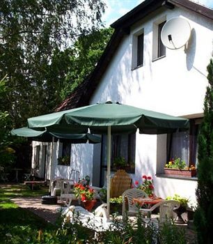 Lakeside Bed And Breakfast Berlin - Pension Am See ファルケンゼー エクステリア 写真